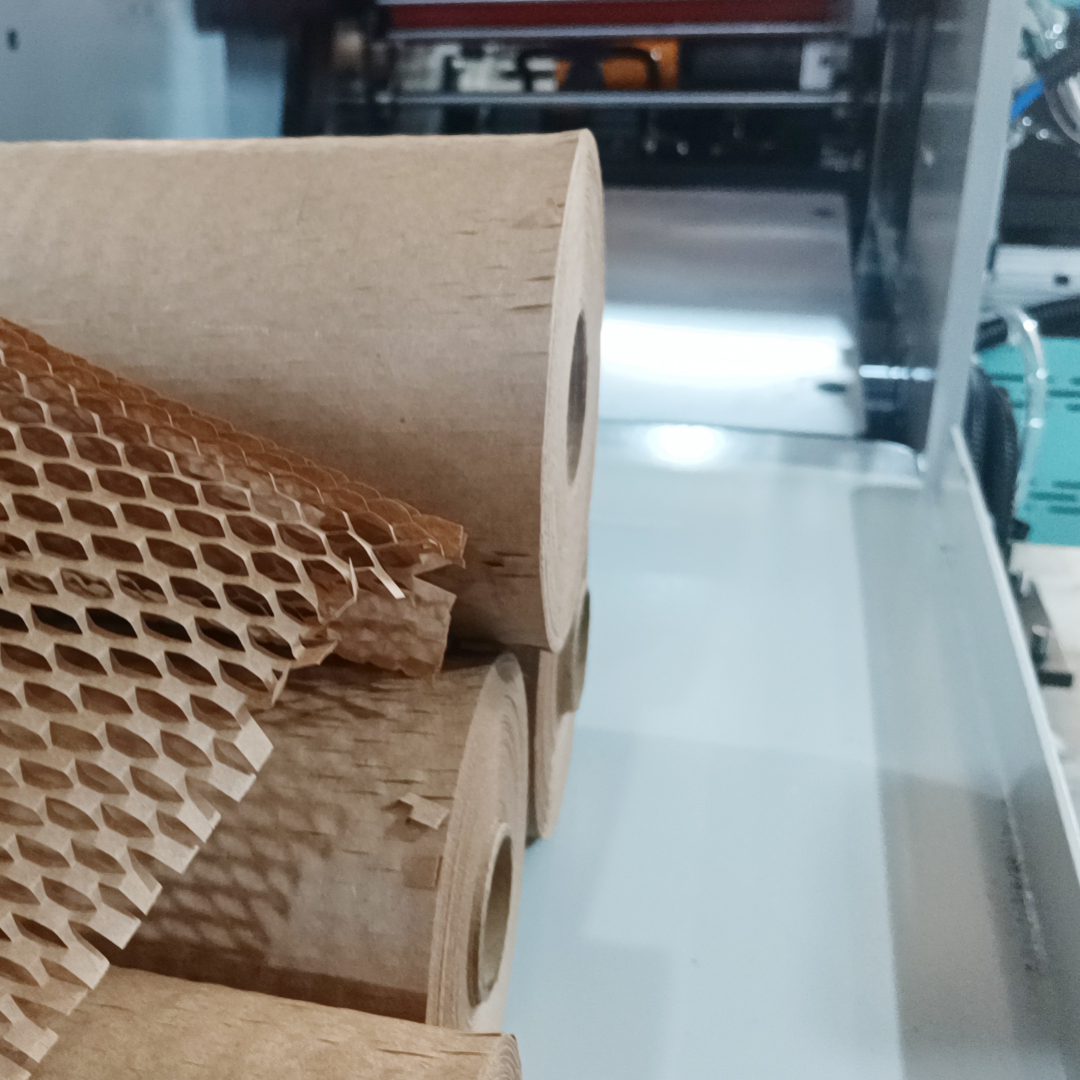 Полностью автоматическая машина для высечки сотовой бумаги